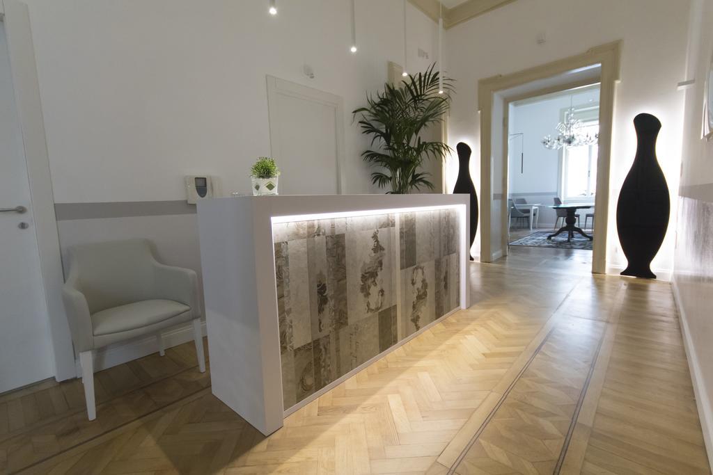 Отель Residenza Degli Artisti Триест Экстерьер фото